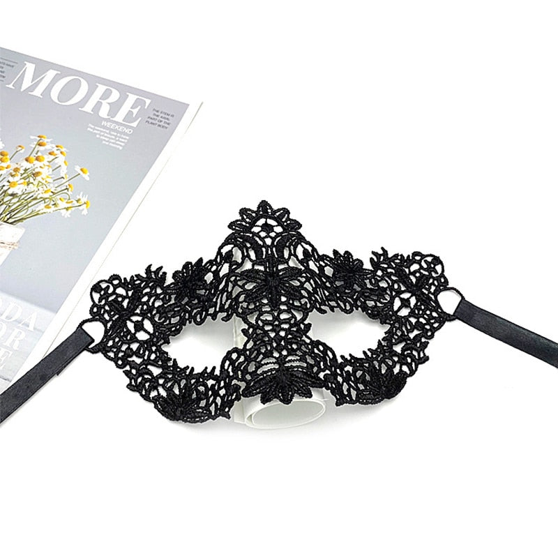 Masken im Spitzendesign