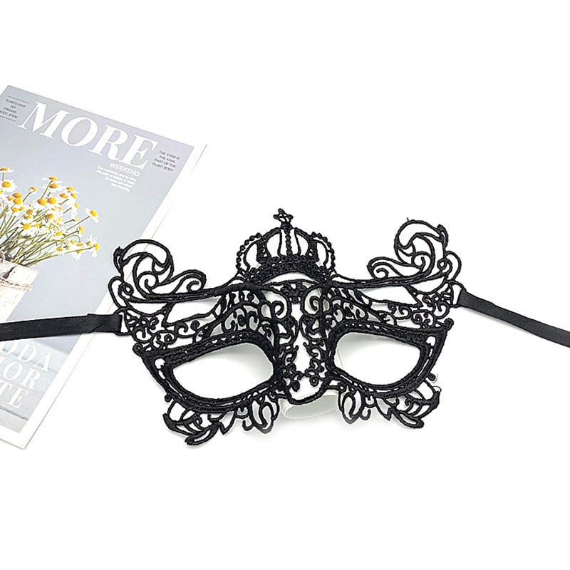Masken im Spitzendesign