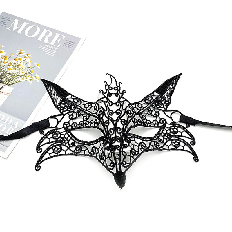 Masken im Spitzendesign