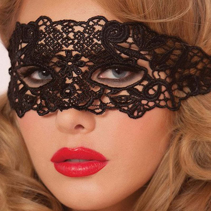 Masken im Spitzendesign