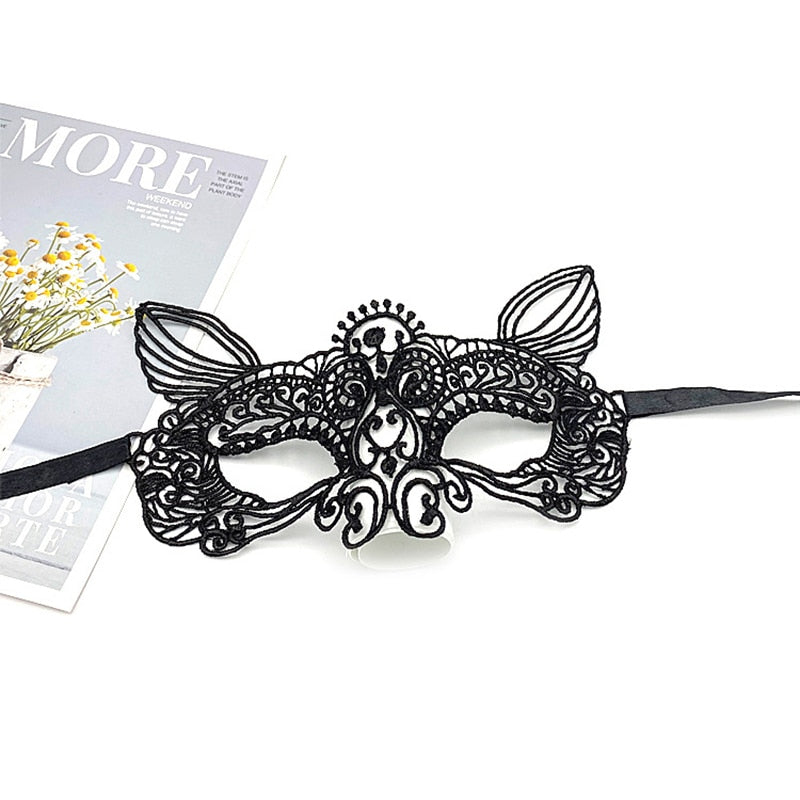 Masken im Spitzendesign