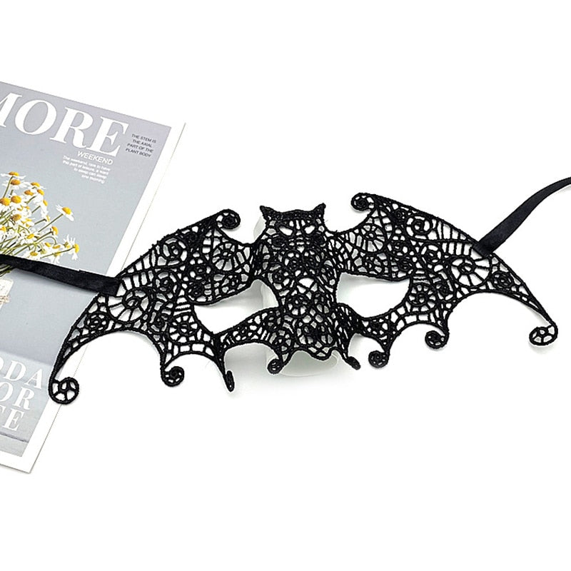 Masken im Spitzendesign