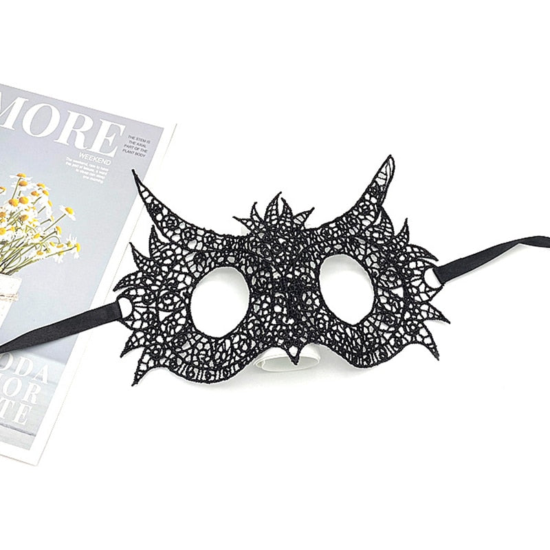 Masken im Spitzendesign