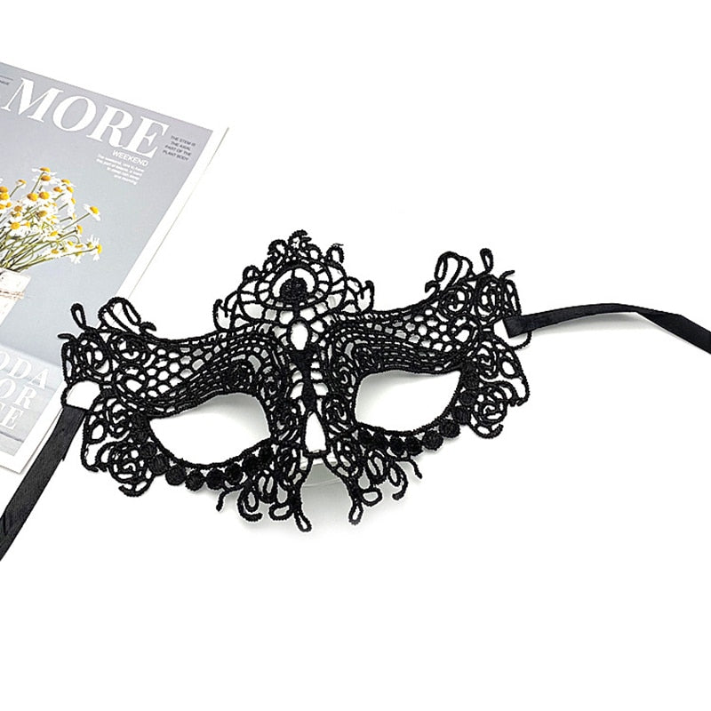 Masken im Spitzendesign