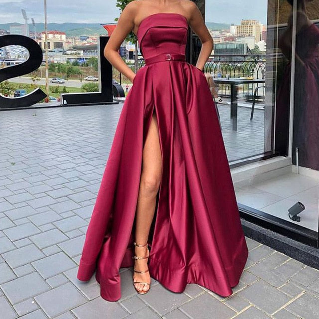 Abendkleid mit hohem Beinschlitz aus Satin - Bobsel